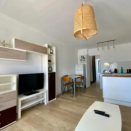 L'ensoleiado- Seaside And Parking!